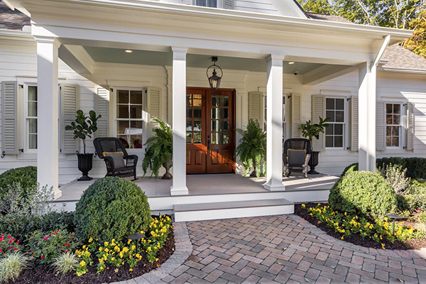 5-benefits-of-adding-a-front-porch-to-your-home-timbertech