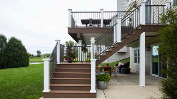 Explore This Sophisticated Two-Story Deck in 3D | TimberTech