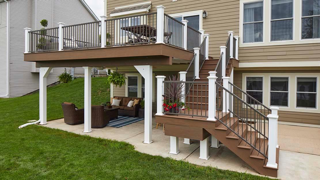 Explore This Sophisticated Two-Story Deck in 3D | TimberTech
